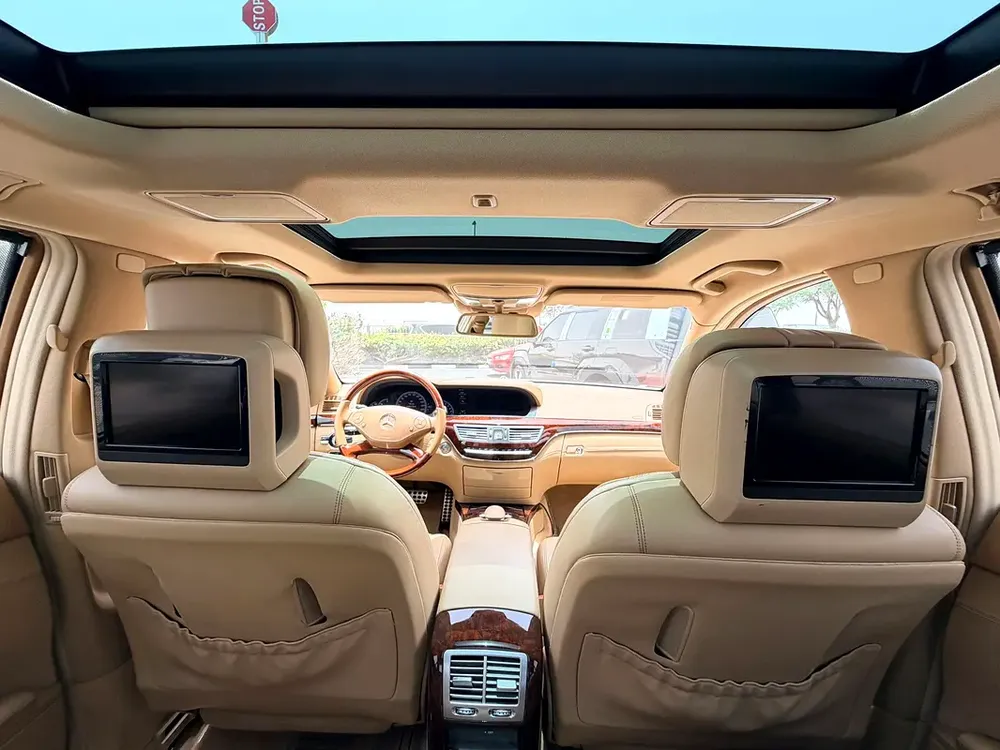 2012 Mercedes-Benz S 500 | GCC Specs single owner full service | Low Mileage | Pristine Condition - Image 9