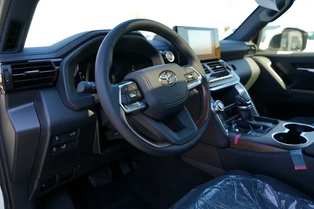 Toyota Land Cruiser GXR 4.0 2026 - GCC Specs - Image 15