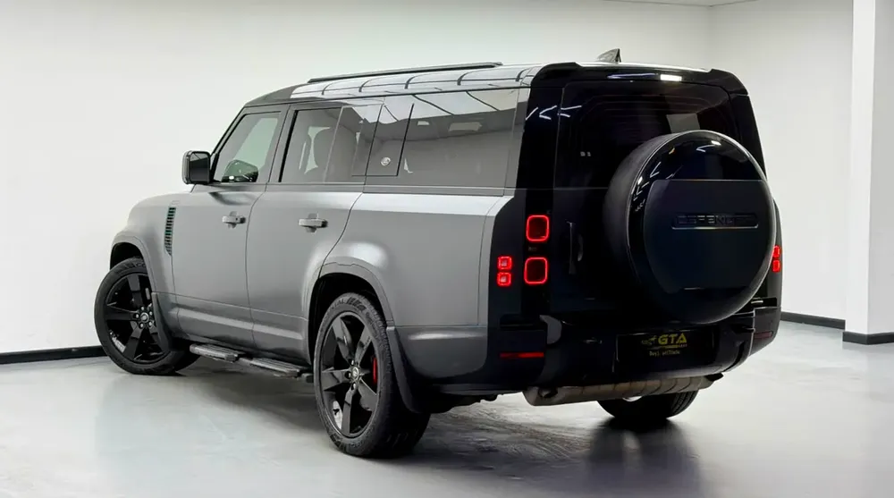 2023 Land Rover Defender 110 HSE P400, 5 Year LR Warranty + Service Pack, 7 Seater, GCC - Image 6