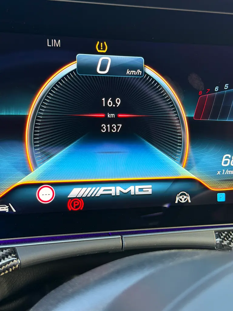 Mercedes-Benz AMG GT 63 S 4MATIC+ - Image 12