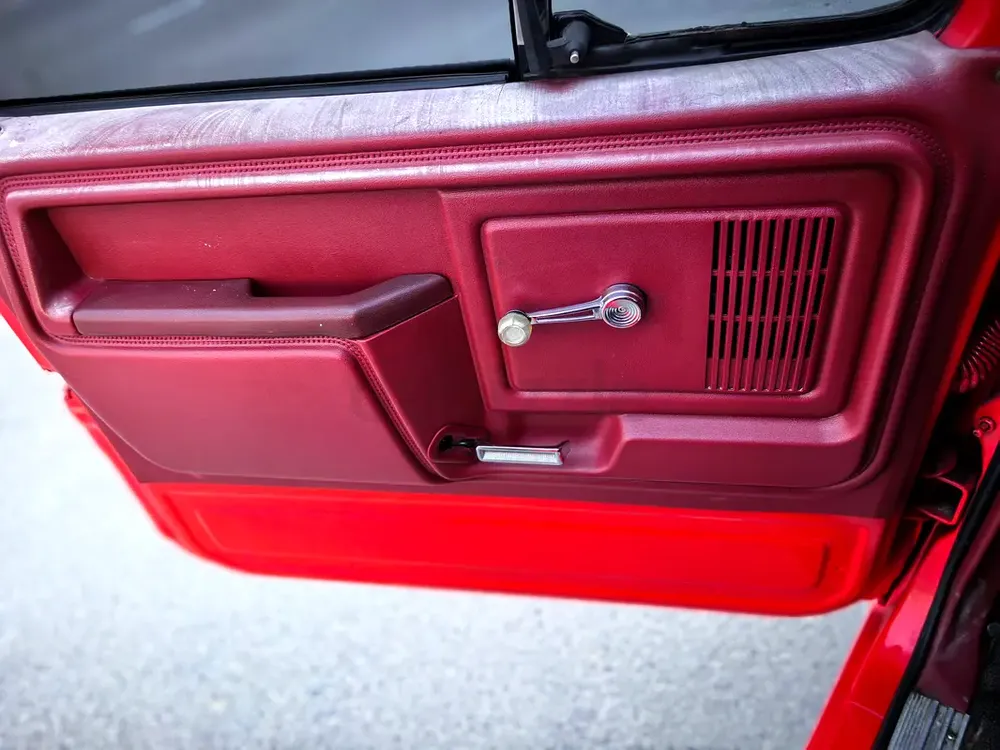 Classic 1986 Ford F-150 - American Specs - Ready to Restore! - Image 18