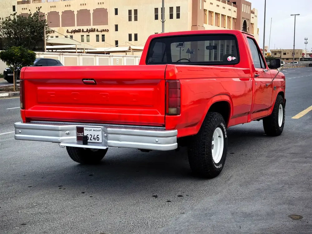 Classic 1986 Ford F-150 - American Specs - Ready to Restore! - Image 5