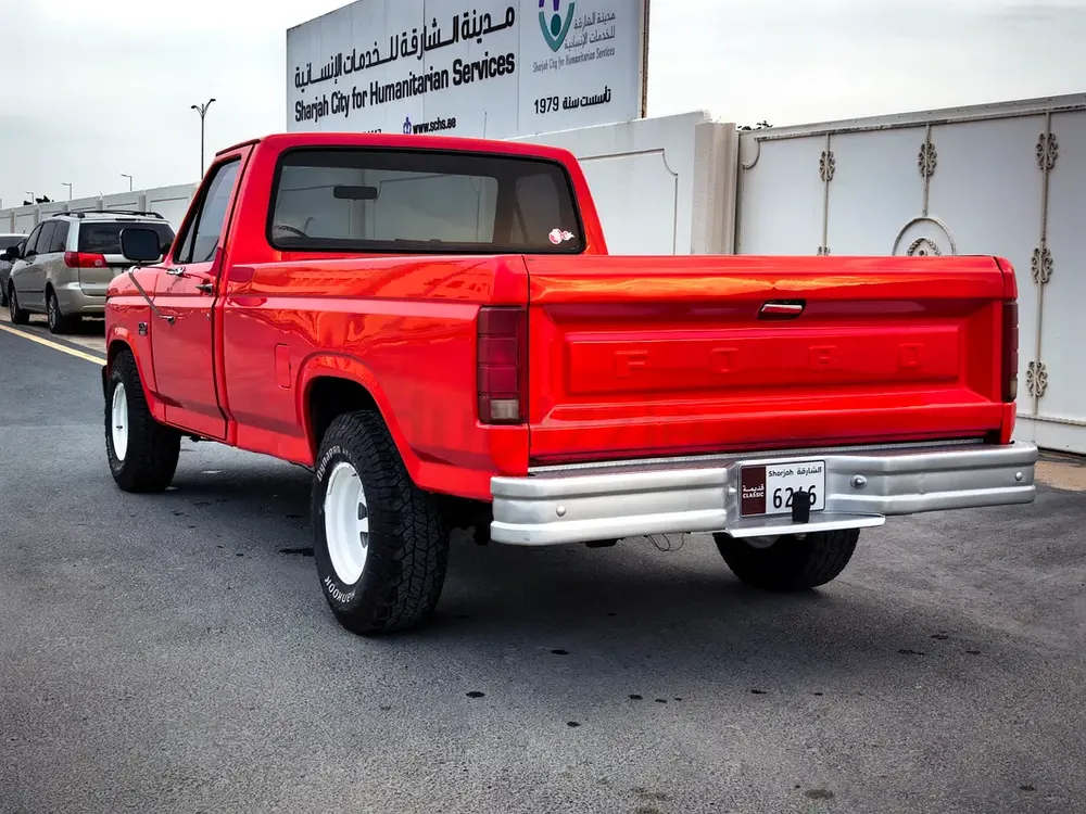 Classic 1986 Ford F-150 - American Specs - Ready to Restore! - Image 6
