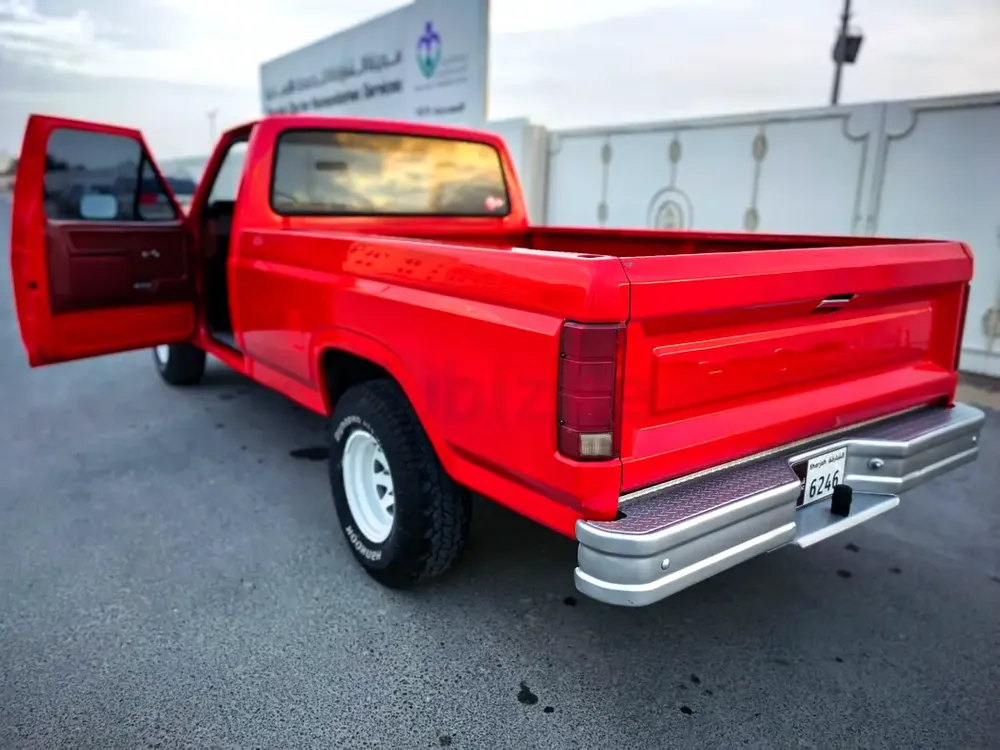 Classic 1986 Ford F-150 - American Specs - Ready to Restore! - Image 8