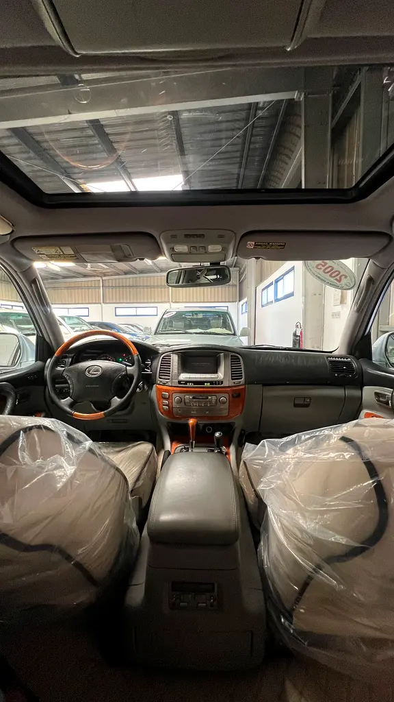 Lexus LX 470 - 2005 - Japanese Specs - GCC Resale - Image 6