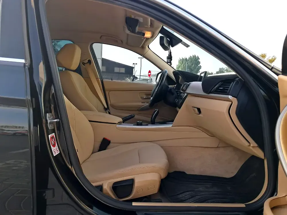 2017 BMW 3 Series 318i GCC Specs - Image 12