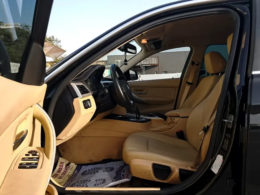 2017 BMW 3 Series 318i GCC Specs - Image 14