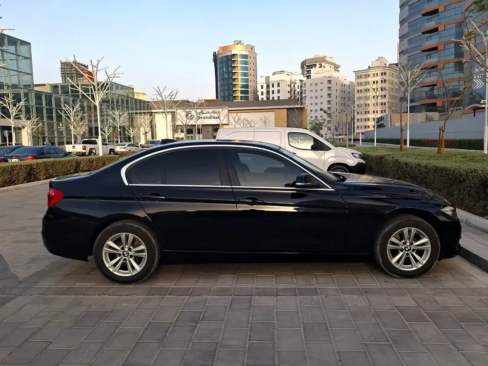 2017 BMW 3 Series 318i GCC Specs - Image 5