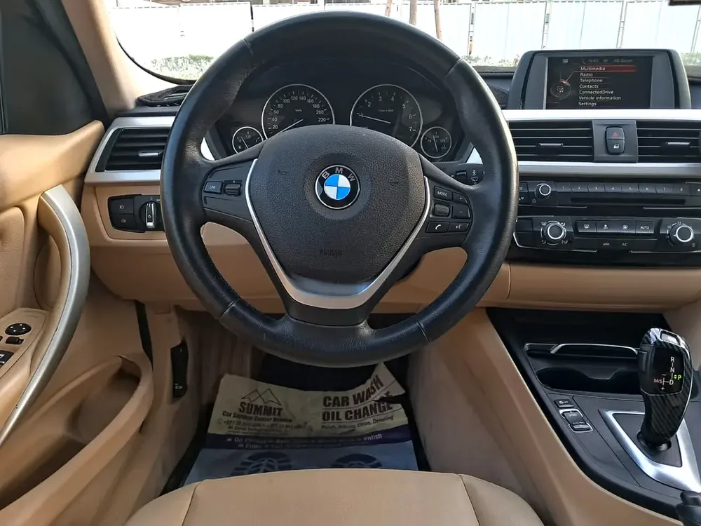 2017 BMW 3 Series 318i GCC Specs - Image 8