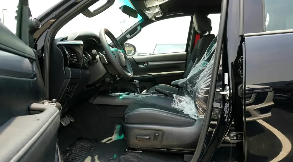 Toyota Hilux GR Sport 2.8 2026 GCC Specs - Image 11