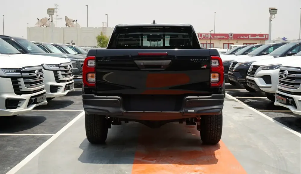 Toyota Hilux GR Sport 2.8 2026 GCC Specs - Image 5