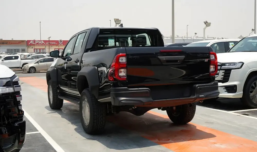Toyota Hilux GR Sport 2.8 2026 GCC Specs - Image 6