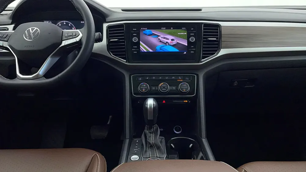 AED 1,619/month | 0 Downpayment | Free 1 Year Warranty | 30 Day Return | VOLKSWAGEN TERAMONT 2022 - Image 8