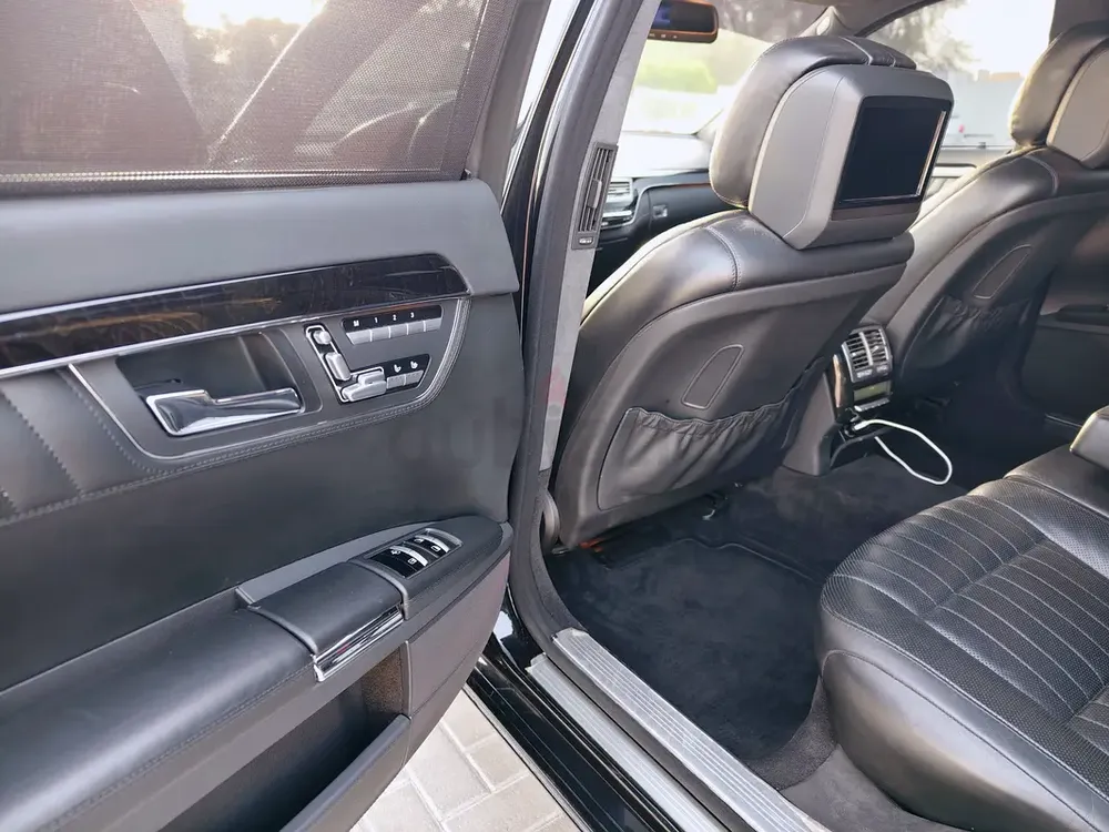 VIP 700 bhp, 950 nm 4Matic S500 Twin-Turbocharged, Stage 2 tuned, car literally NEW - Image 10