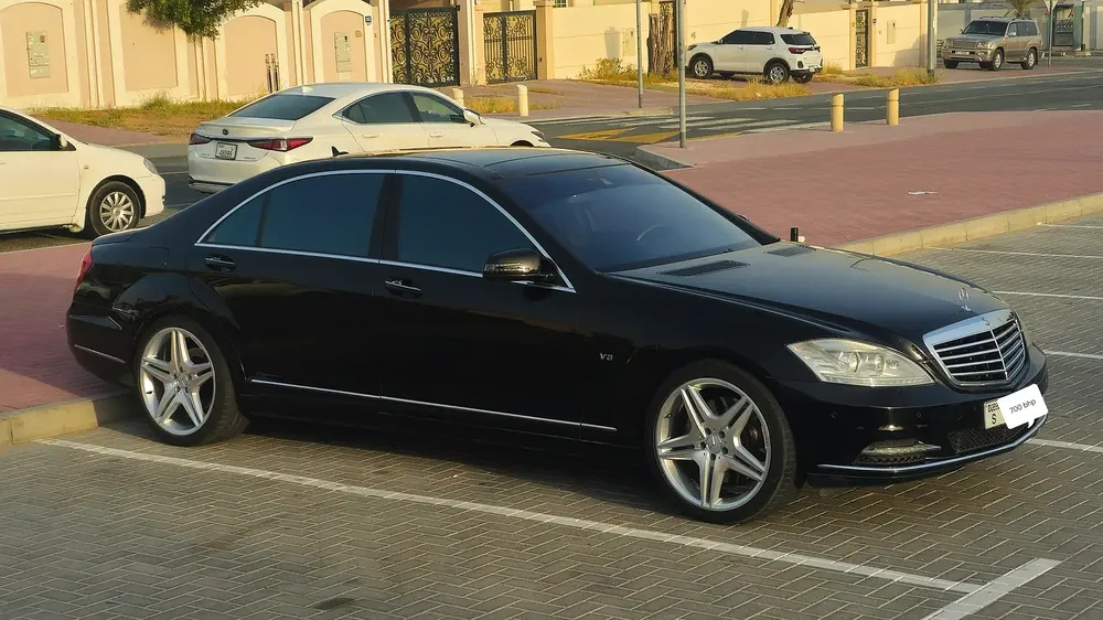 VIP 700 bhp, 950 nm 4Matic S500 Twin-Turbocharged, Stage 2 tuned, car literally NEW - Image 4