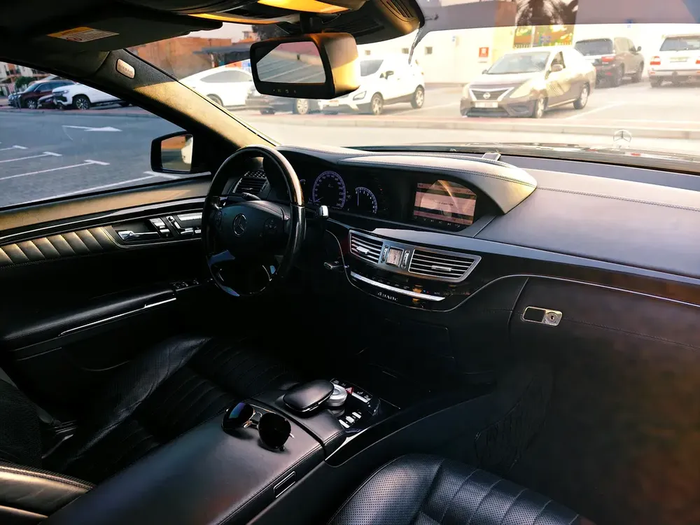 VIP 700 bhp, 950 nm 4Matic S500 Twin-Turbocharged, Stage 2 tuned, car literally NEW - Image 8