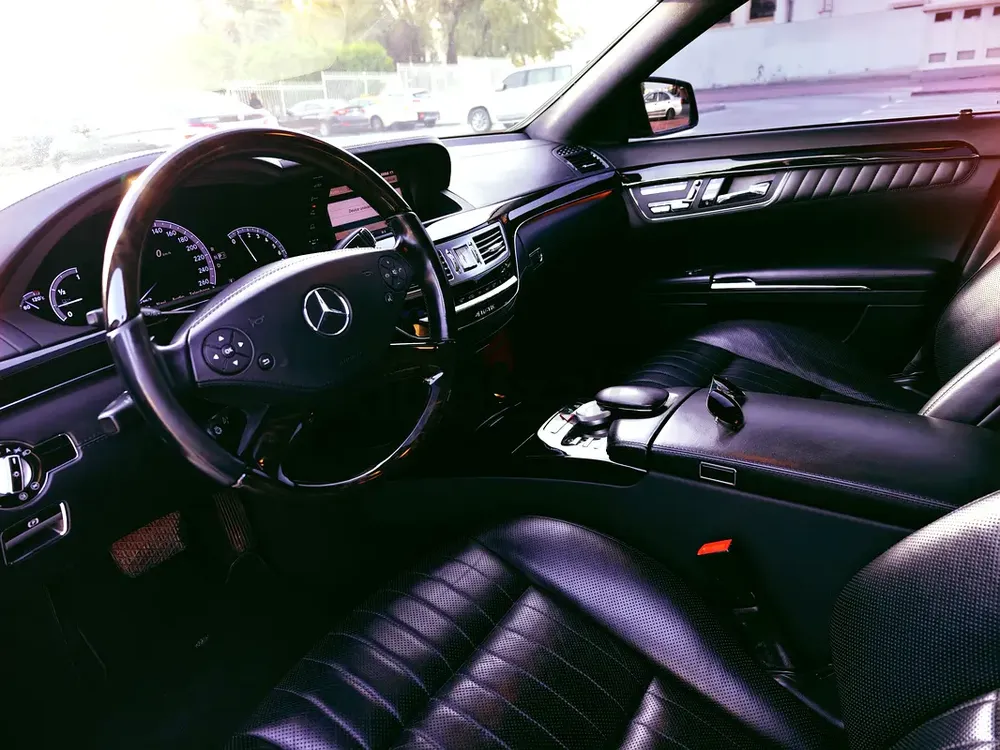 VIP 700 bhp, 950 nm 4Matic S500 Twin-Turbocharged, Stage 2 tuned, car literally NEW - Image 9