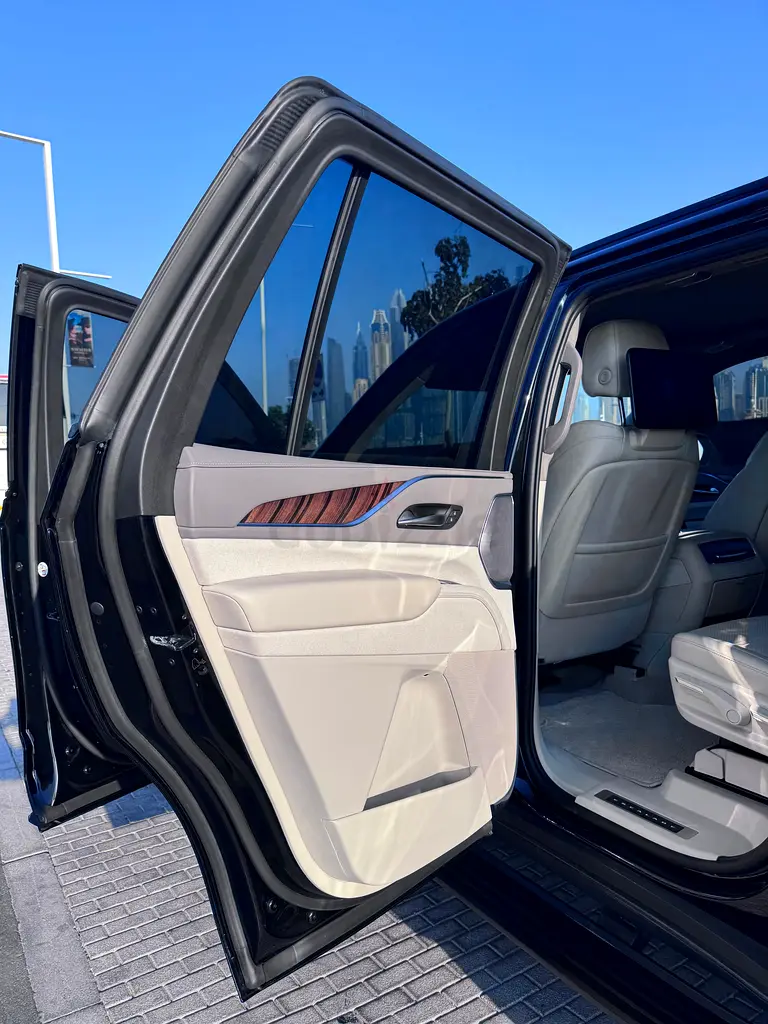 2023 cadillac esclade sports platinum gcc, dealer Maintained engine v8,  Aed 320000..for sale - Image 12