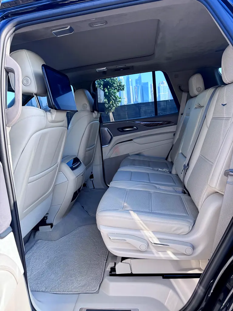 2023 cadillac esclade sports platinum gcc, dealer Maintained engine v8,  Aed 320000..for sale - Image 15
