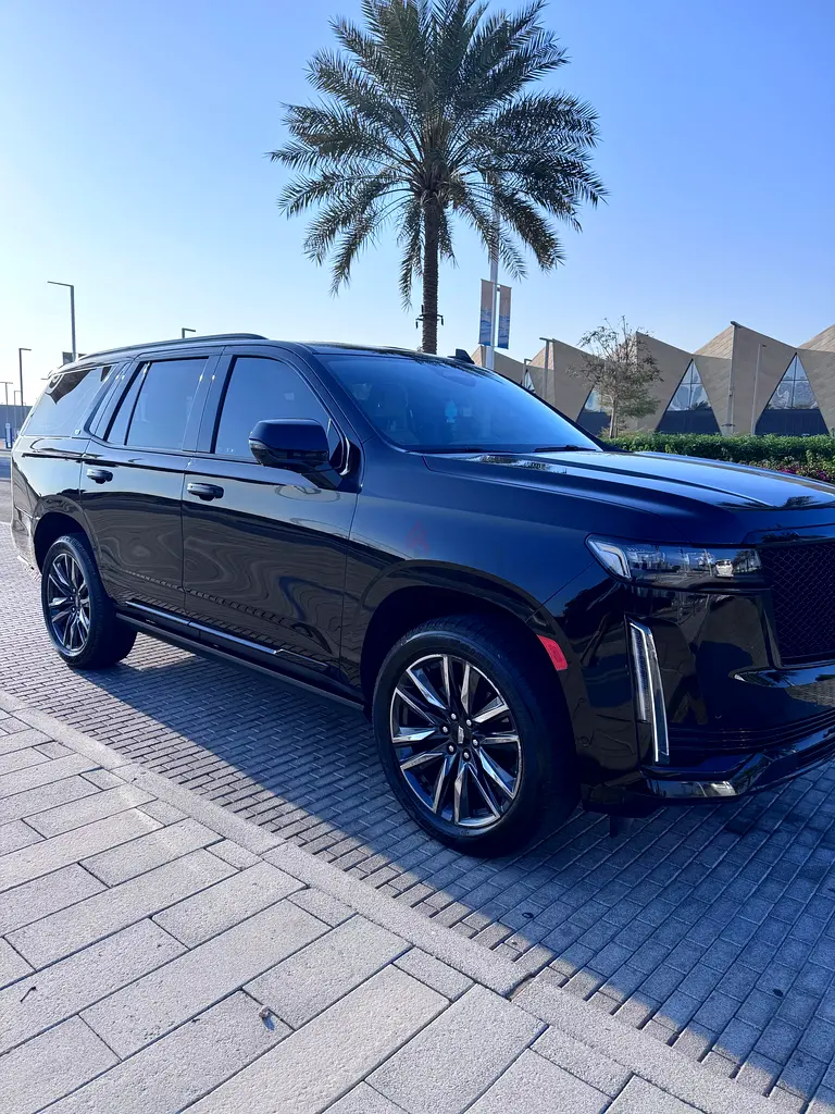 2023 cadillac esclade sports platinum gcc, dealer Maintained engine v8,  Aed 320000..for sale - Image 4
