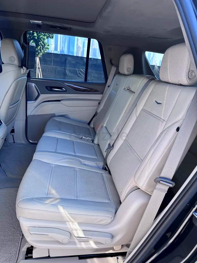 2023 cadillac esclade sports platinum gcc, dealer Maintained engine v8,  Aed 320000..for sale - Image 8