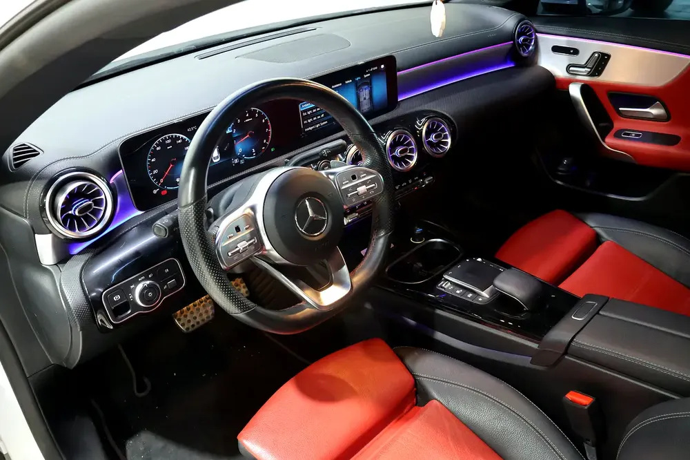 2020!! Mercedes-Benz CLA 250 AMG  || GCC || All Service Done - Image 6