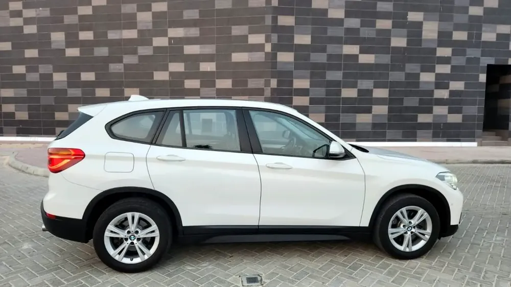 2019 BMW X1 SDrive20i full option panorama || AGENCY SERVICES || accident free - Image 4