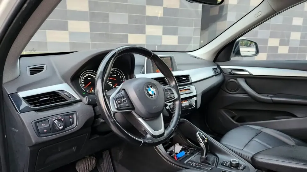 2019 BMW X1 SDrive20i full option panorama || AGENCY SERVICES || accident free - Image 8