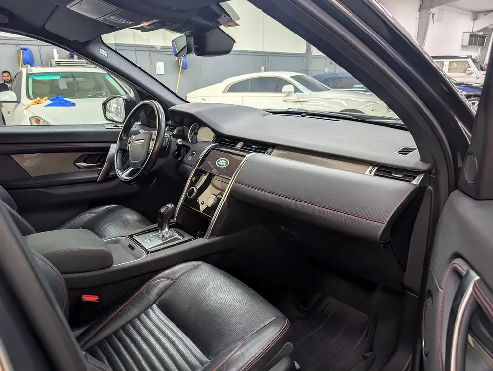 Land Rover Discovery Sport R-Dynamic P200S GCC - Image 6