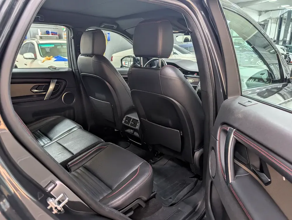 Land Rover Discovery Sport R-Dynamic P200S GCC - Image 7