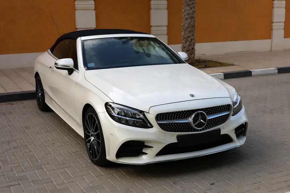 Mercedes-Benz C200 Coupe 2020, GCC Specs - Pristine Condition - Image 4