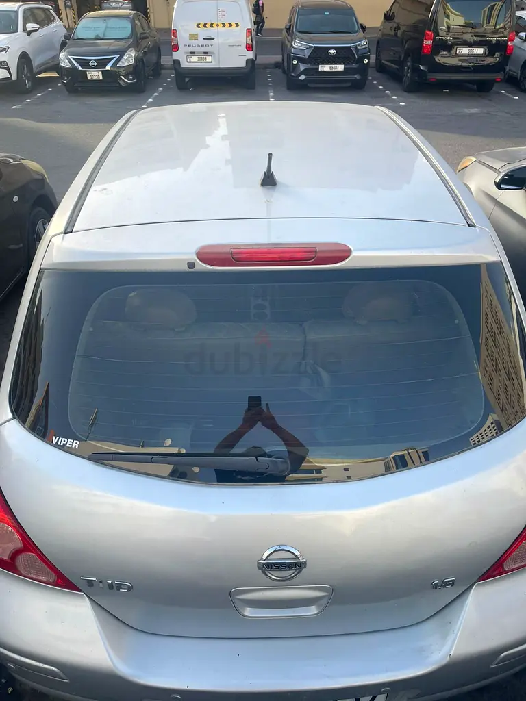 Nissan Tiida 2012 perfect condition original Dunlop tyre.. - Image 15