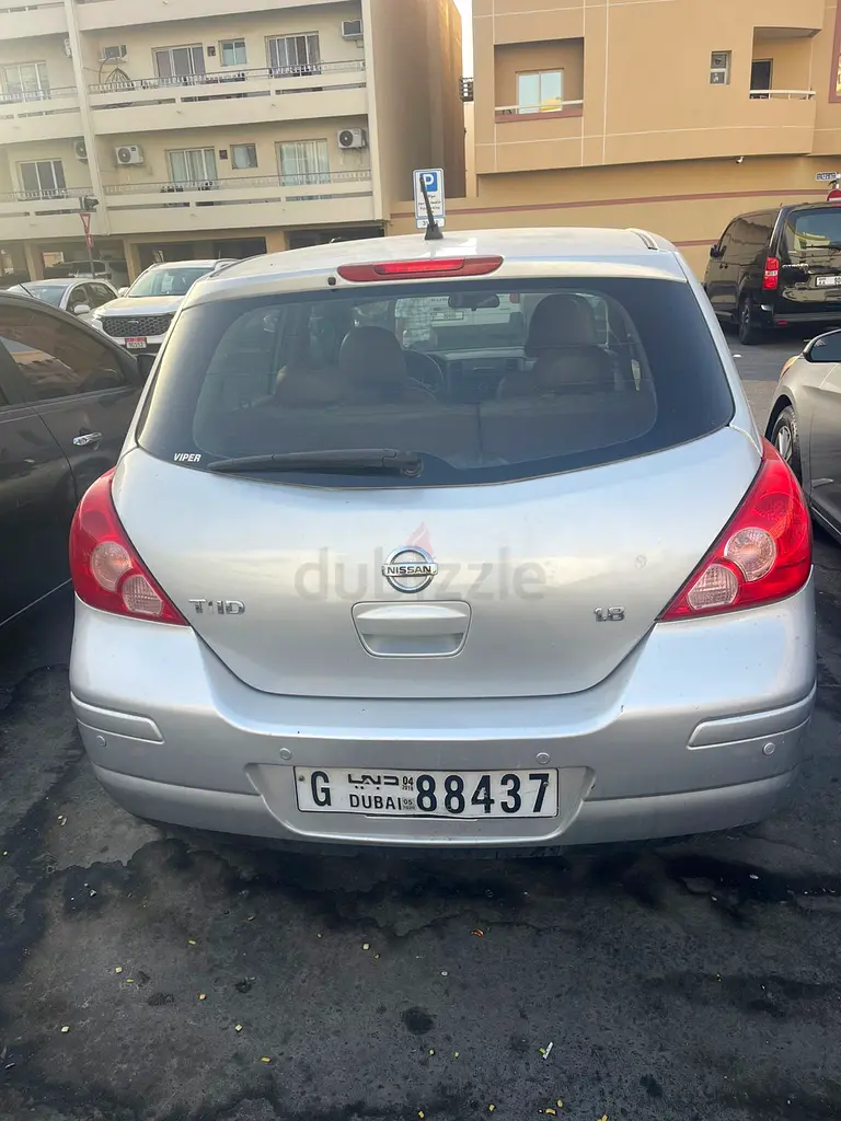 Nissan Tiida 2012 perfect condition original Dunlop tyre.. - Image 4