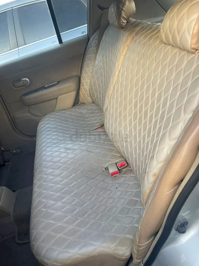 Nissan Tiida 2012 perfect condition original Dunlop tyre.. - Image 5