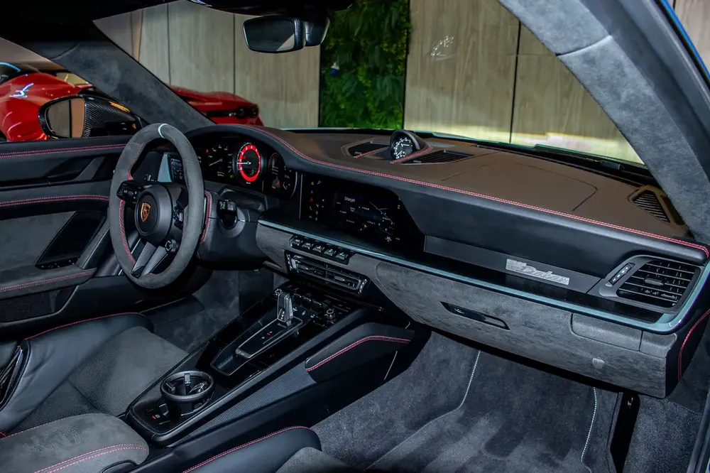 2024 Porsche 911 Dakar (under warranty and contract service ) - Image 13