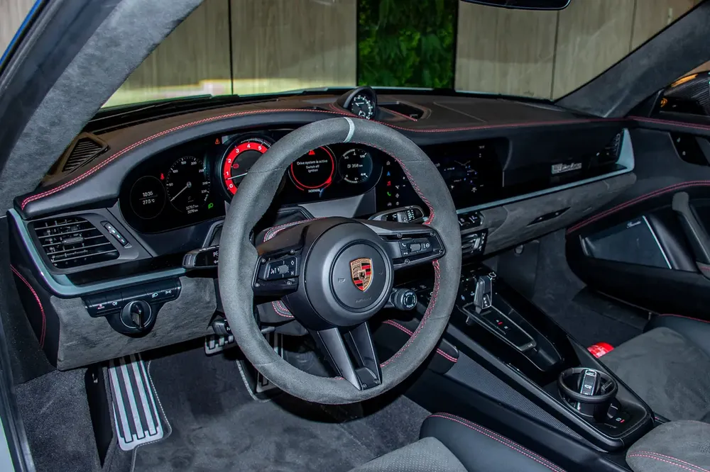 2024 Porsche 911 Dakar (under warranty and contract service ) - Image 7