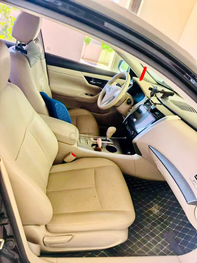 Nissan Altima 2018 - Clean Condition - Image 4