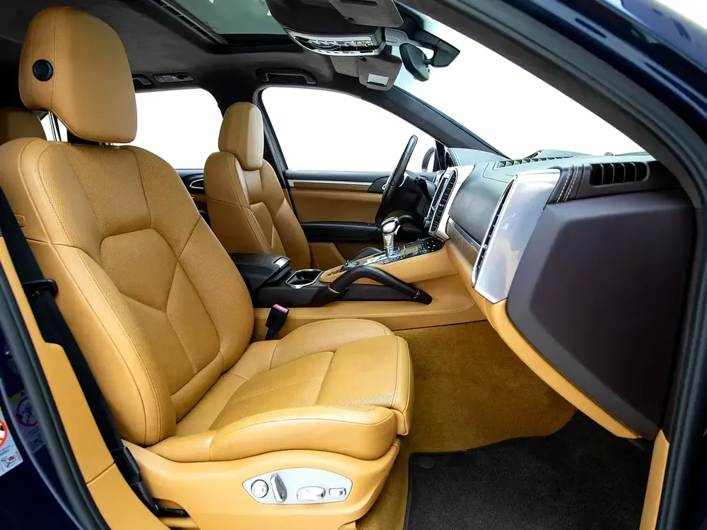 2013 | Porsche | Cayenne | GTS | GCC Spec - Image 11