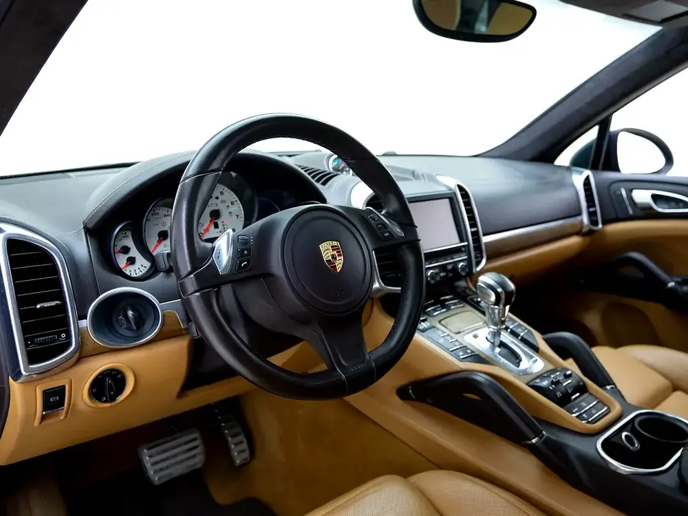 2013 | Porsche | Cayenne | GTS | GCC Spec - Image 8