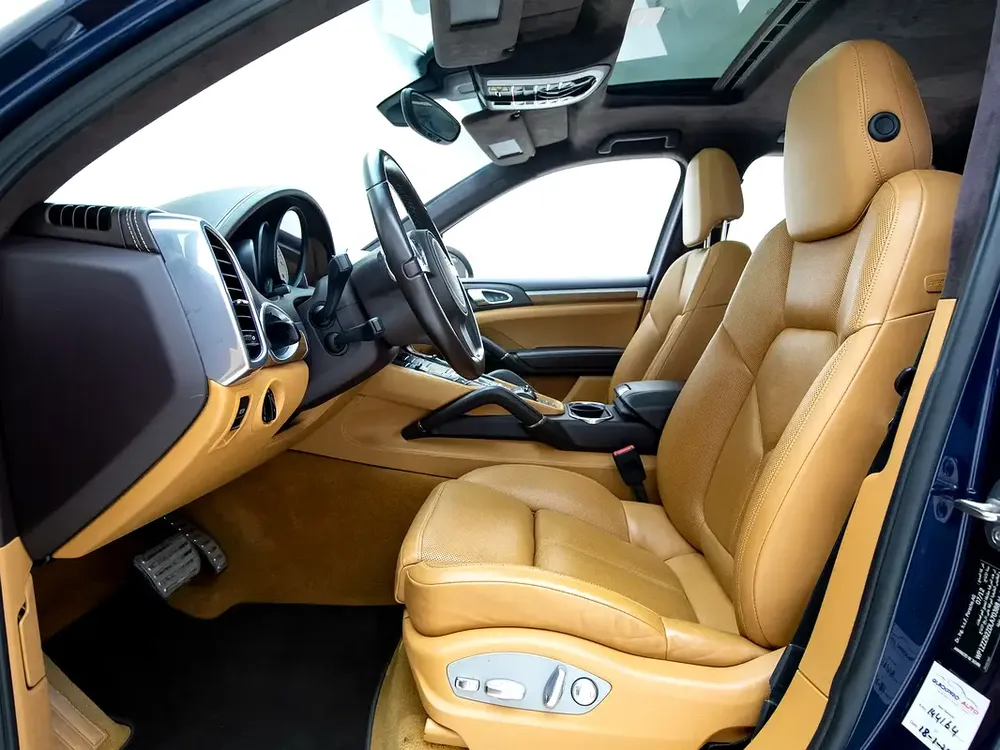 2013 | Porsche | Cayenne | GTS | GCC Spec - Image 9
