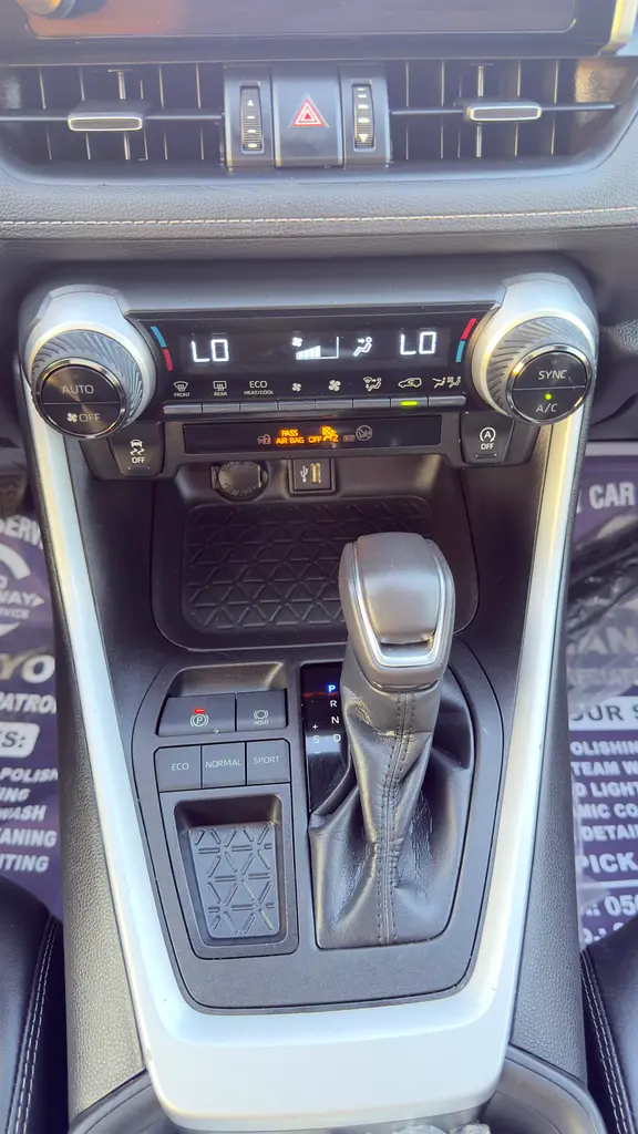 2023 Toyota RAV4 XLE Premium - American Specs - Pristine Condition - Image 16