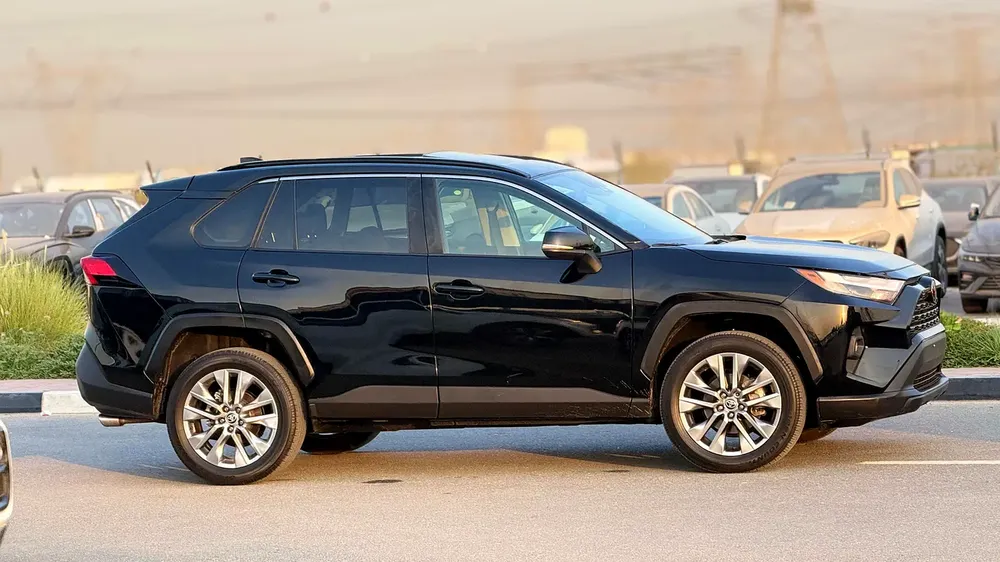 2023 Toyota RAV4 XLE Premium - American Specs - Pristine Condition - Image 7