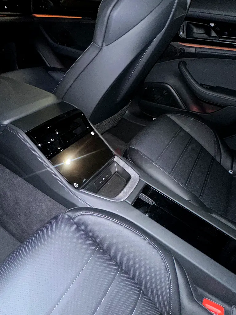 Porsche Panamera Standard 2025 GCC Specs - Image 7