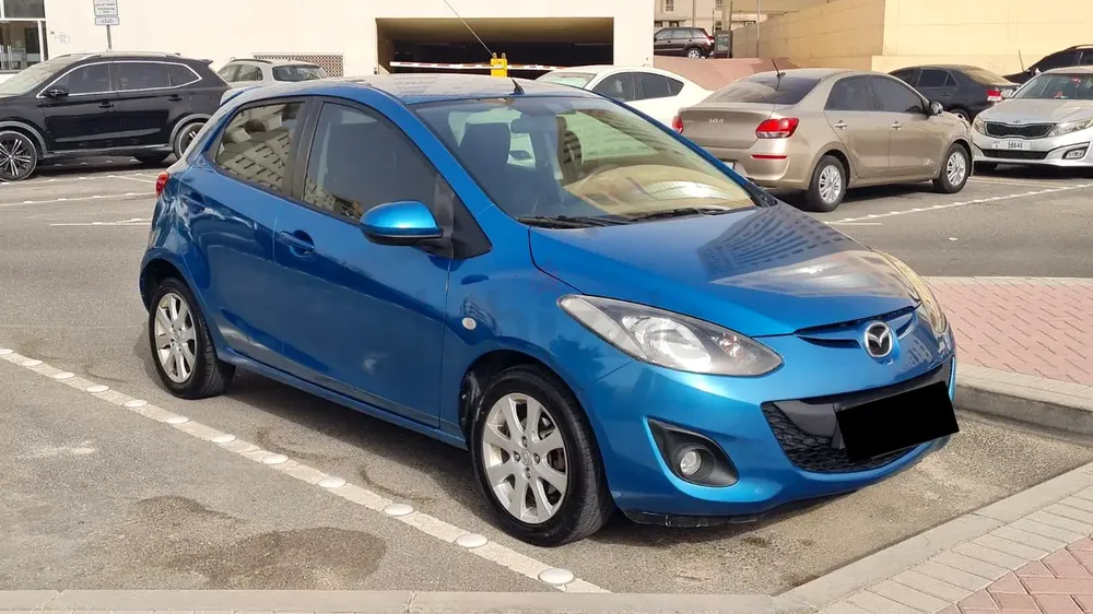 2013 MAZDA 2 HATCHBACK FULL OPTIONS GALADARI MAZDA GULF GCC SPEC LADY DRIVEN VERY CLEAN - Image 15