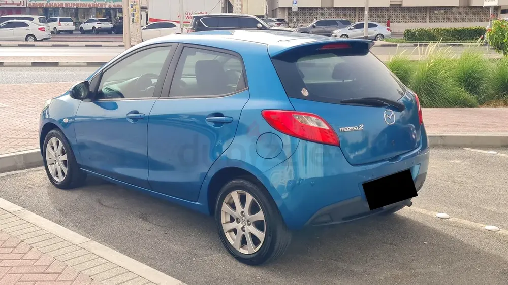 2013 MAZDA 2 HATCHBACK FULL OPTIONS GALADARI MAZDA GULF GCC SPEC LADY DRIVEN VERY CLEAN - Image 19