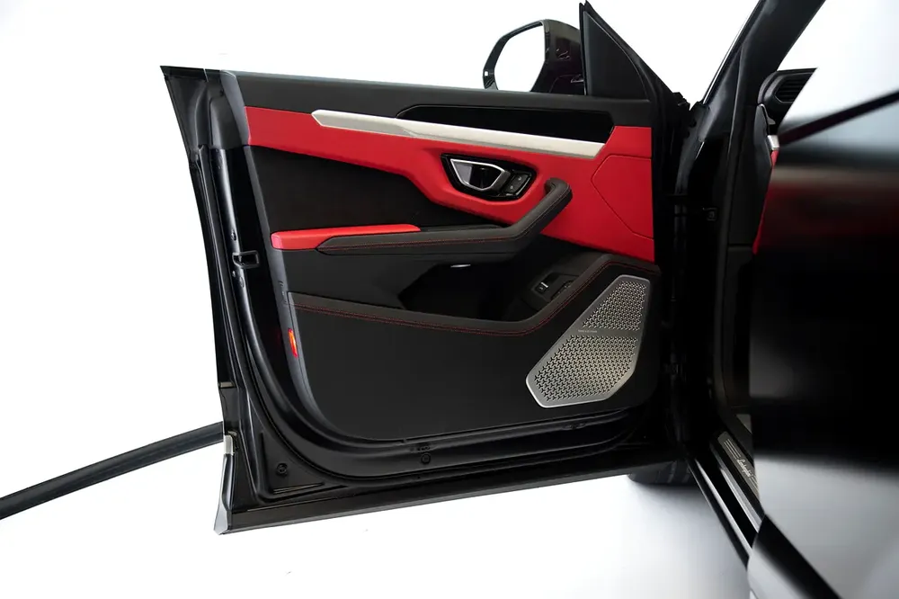MATT BLACK | BANG & OLUFSEN | MASSAGE + VENTILATION SEATS | WARRANTY AVAILABLE - Image 5