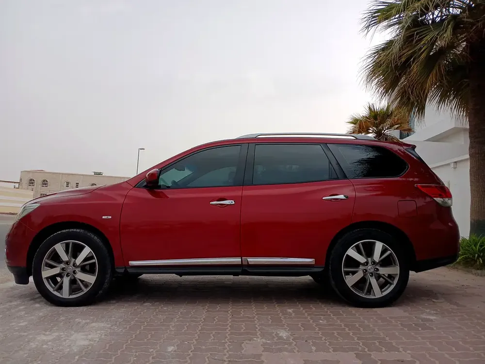 Nissan Pathfinder SV 2015 - GCC Specs - Well Maintained - Image 4