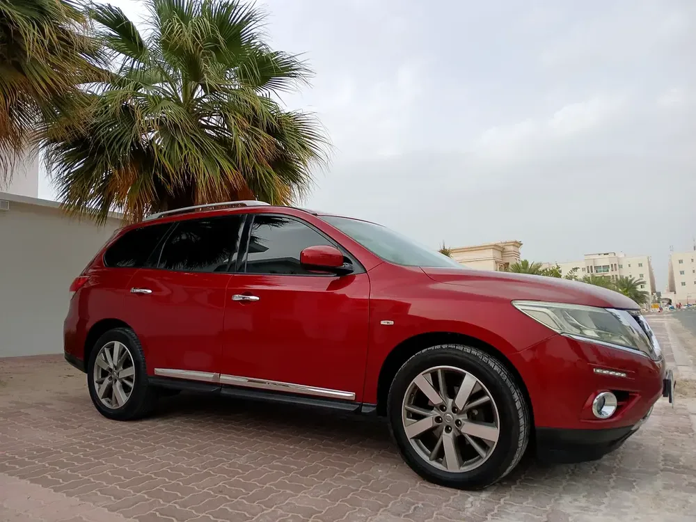 Nissan Pathfinder SV 2015 - GCC Specs - Well Maintained - Image 5