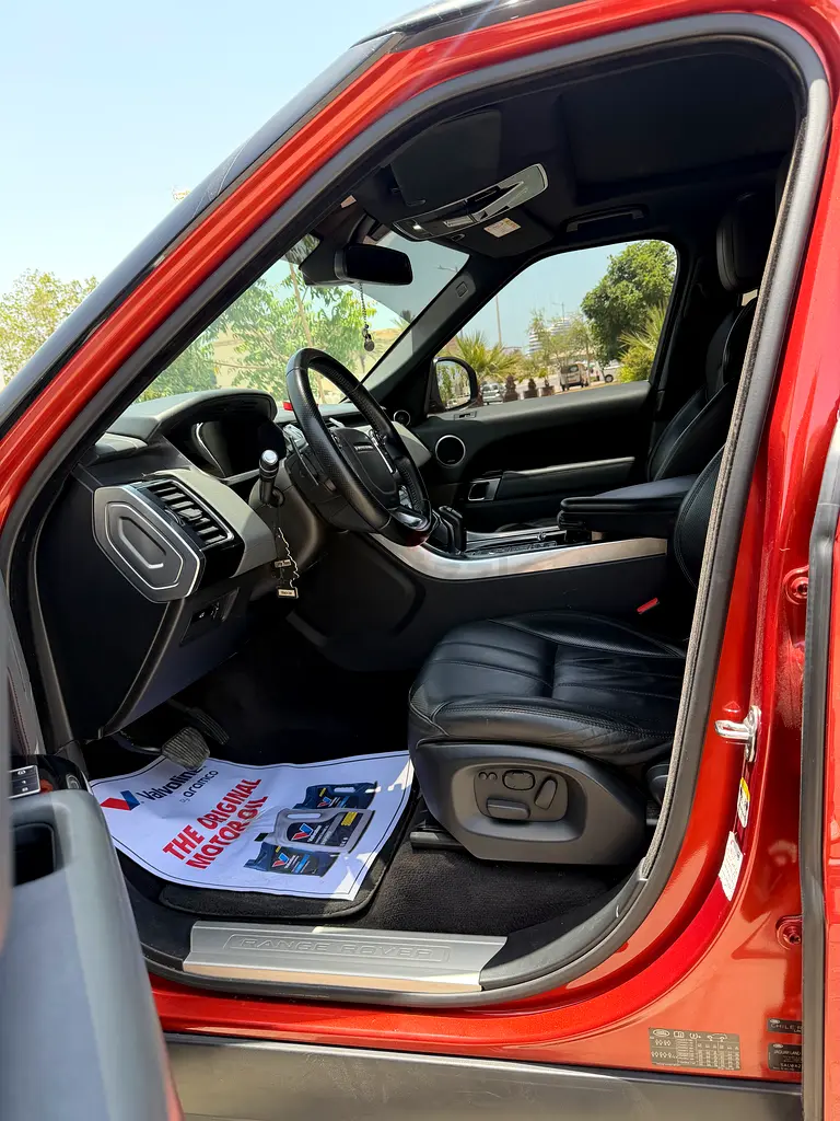 2014 Land Rover Range Rover Sport HSE Supercharged | GCC Specs - Image 4