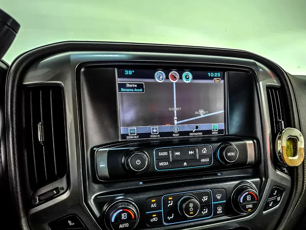 AED 3769/month | 2015 Chevrolet Silverado  | GCC Specs | Ref#473576 - Image 12